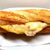 2.Bocata de tortilla jamón